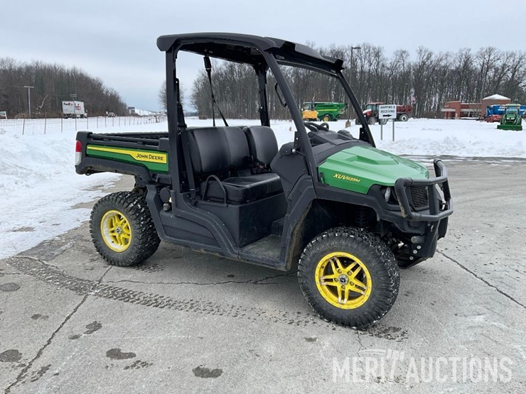 2024-john-deere-gator-image-6