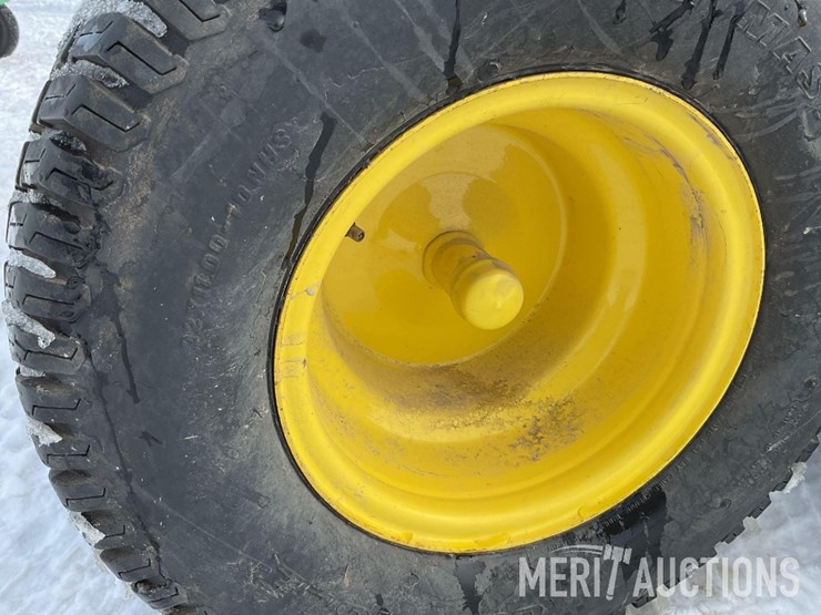 2015-john-deere-x320-image-19