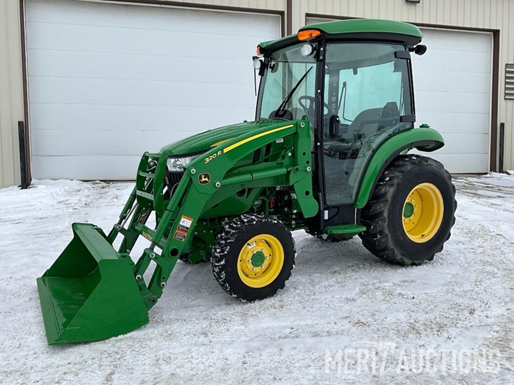 2021-john-deere-3046r-image-1