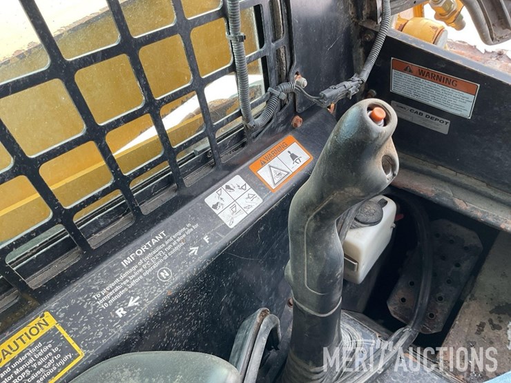 2006-john-deere-325-image-29