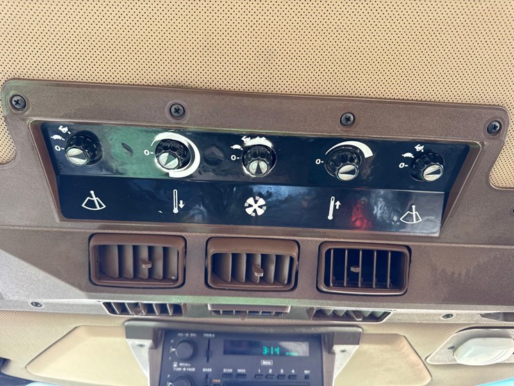 1991-john-deere-4560-image-72