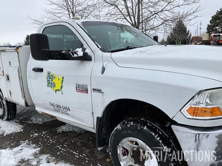 2011-dodge-2500-image-26