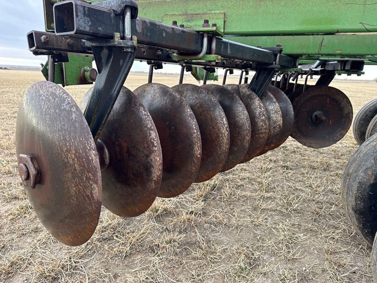 john-deere-235-image-29