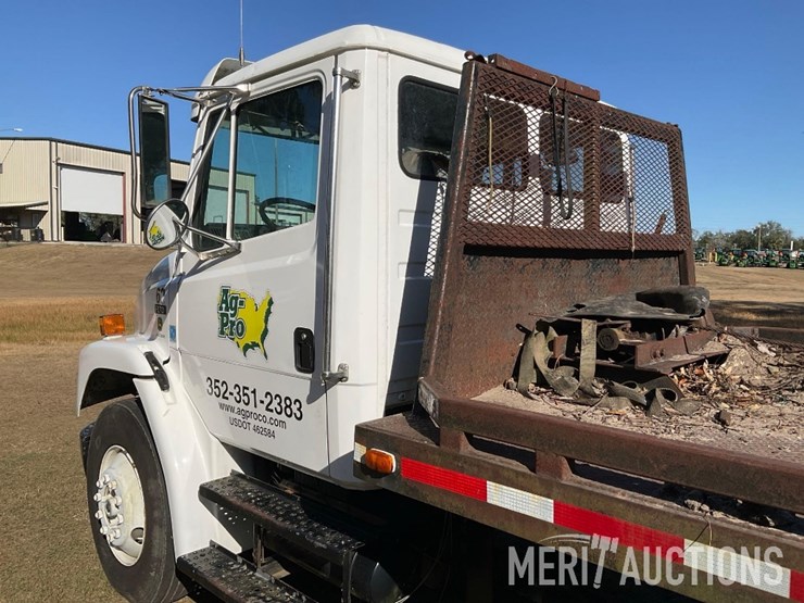 1997-freightliner-fl70-image-18