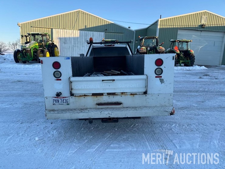 2009-chevrolet-3500-image-4