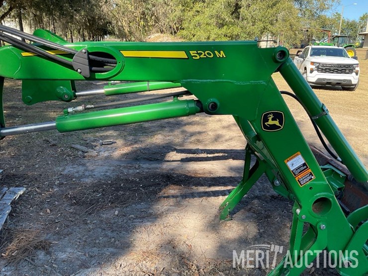 2022-john-deere-520m-image-10