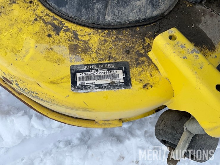 2022-john-deere-x730-image-17