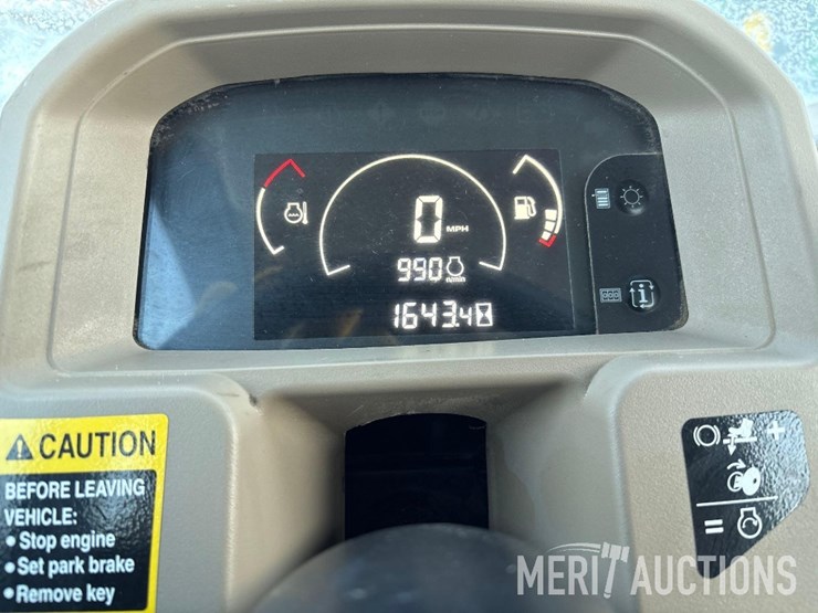 2019-john-deere-gator-image-23