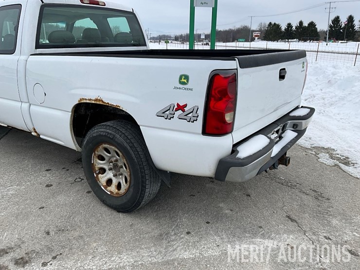 2006-chevrolet-silverado-1500-image-18