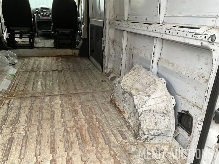 2017-ram-promaster-2500-image-27