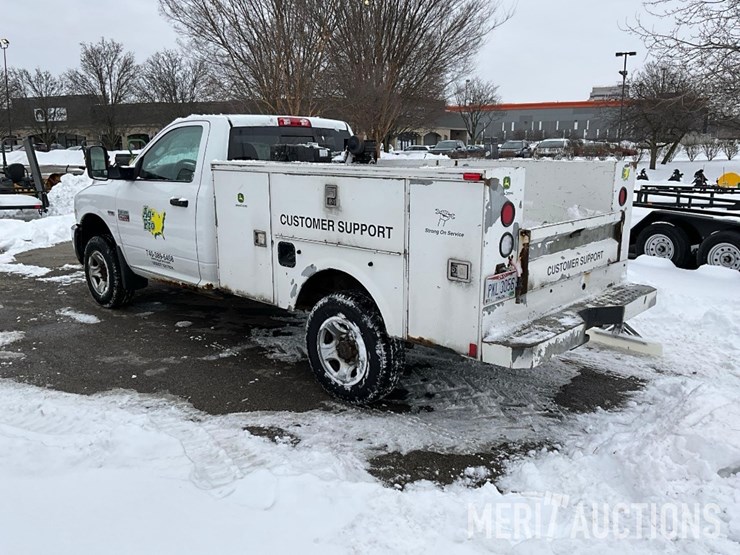 2011-dodge-2500-image-3