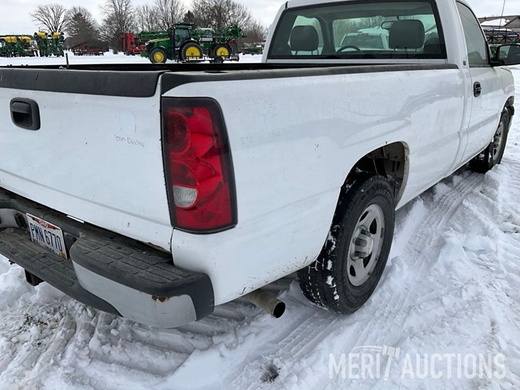 2004-chevrolet-1500-image-14