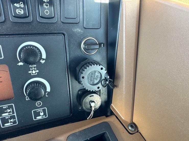 2010-john-deere-7830-image-105