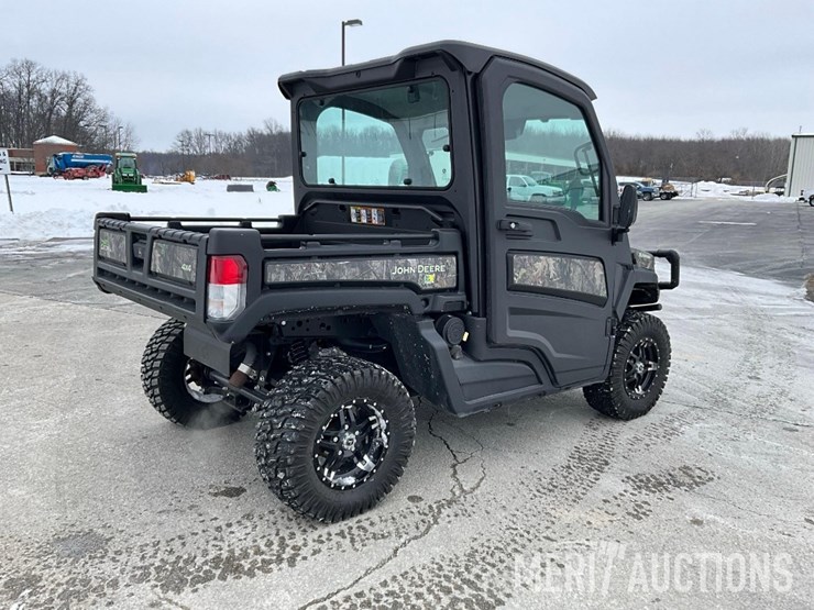 2024-john-deere-gator-image-5