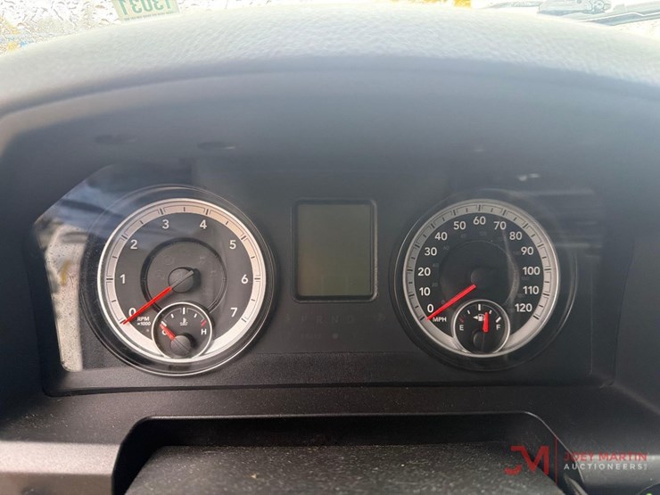 2015-dodge-2500-image-21