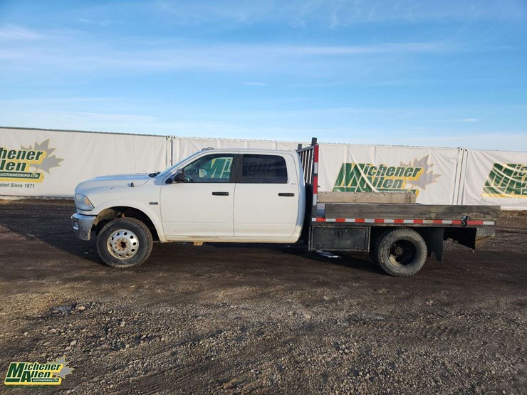 2012-dodge-3500-image-21