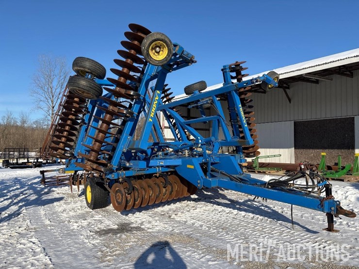 2012-landoll-4731-33-vertical-tillage-tool-image-1
