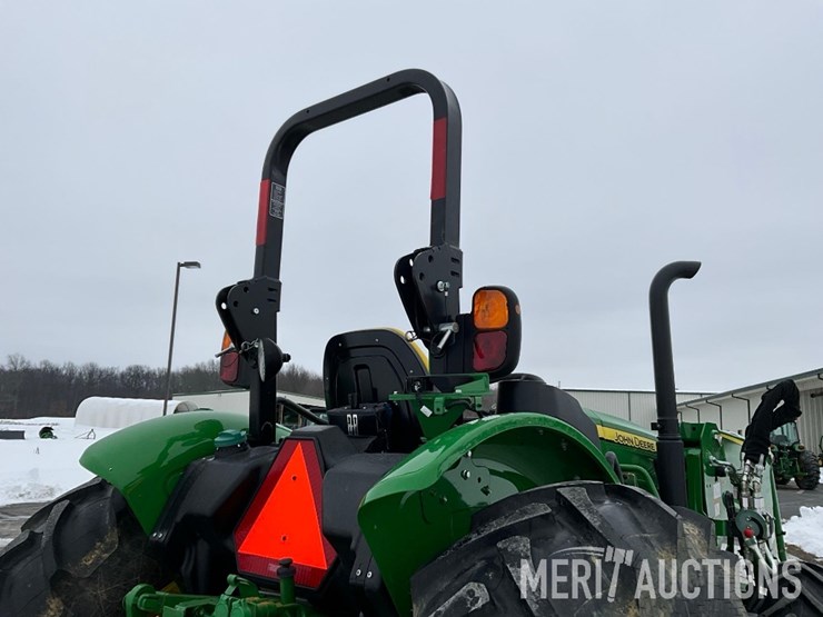2024-john-deere-5075e-image-21