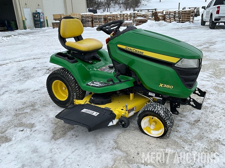 2019-john-deere-x380-image-5
