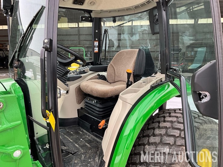 2024-john-deere-4066r-image-30