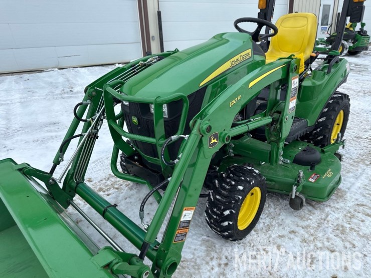 2021-john-deere-1023e-image-10