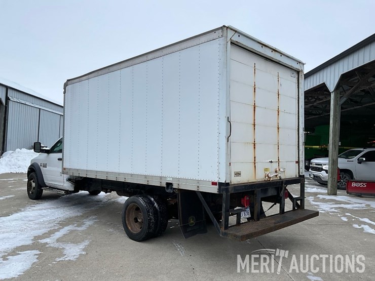 2016-dodge-5500-box-truck-image-3