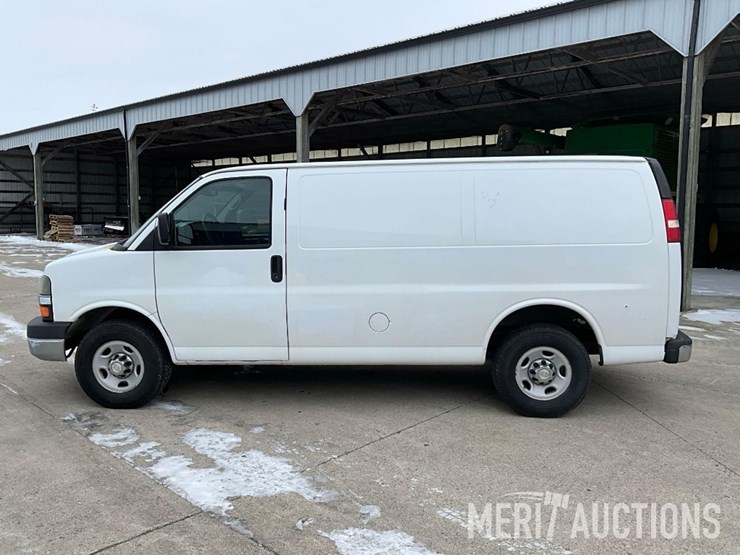 2014-chevrolet-2500-image-2