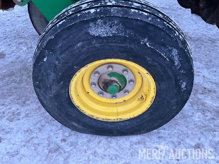 2013-john-deere-2623vt-image-15
