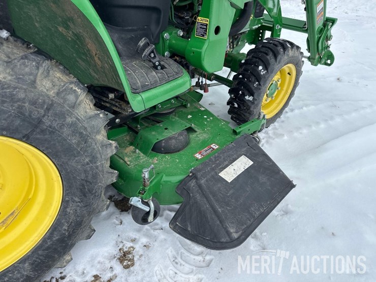 2015-john-deere-3046r-image-19