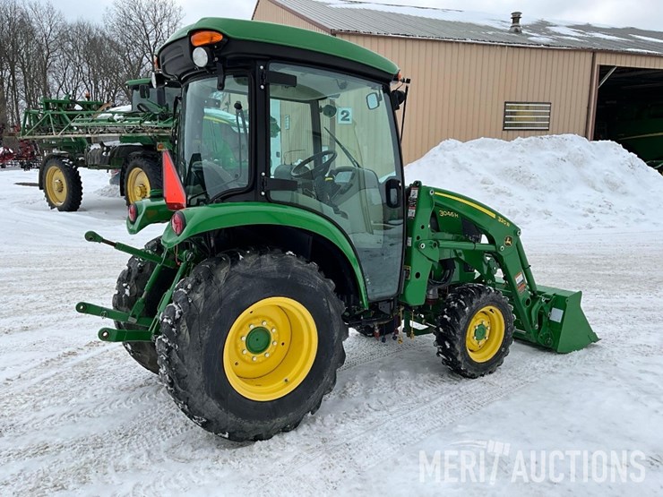 2021-john-deere-3046r-image-5