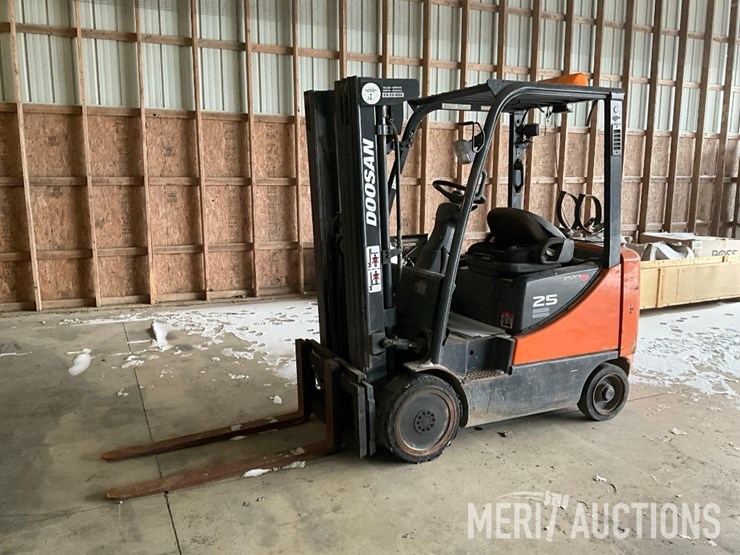 doosan-gc25p-5-image-1