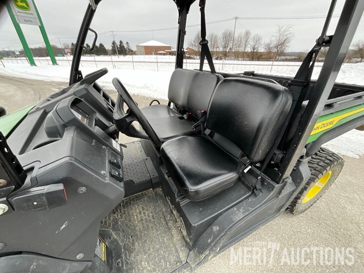 2024-john-deere-gator-image-27