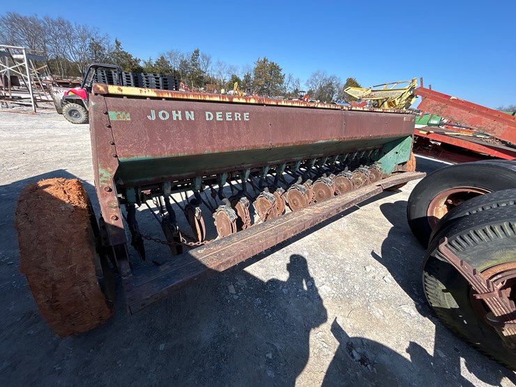 john-deere-8300-image-3