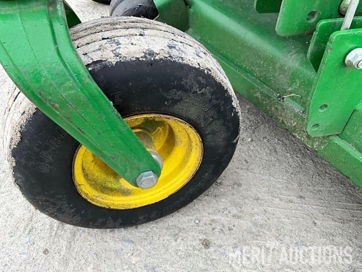 2022-john-deere-z920m-image-12