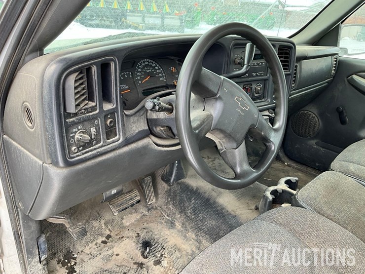 2004-chevrolet-1500-image-32