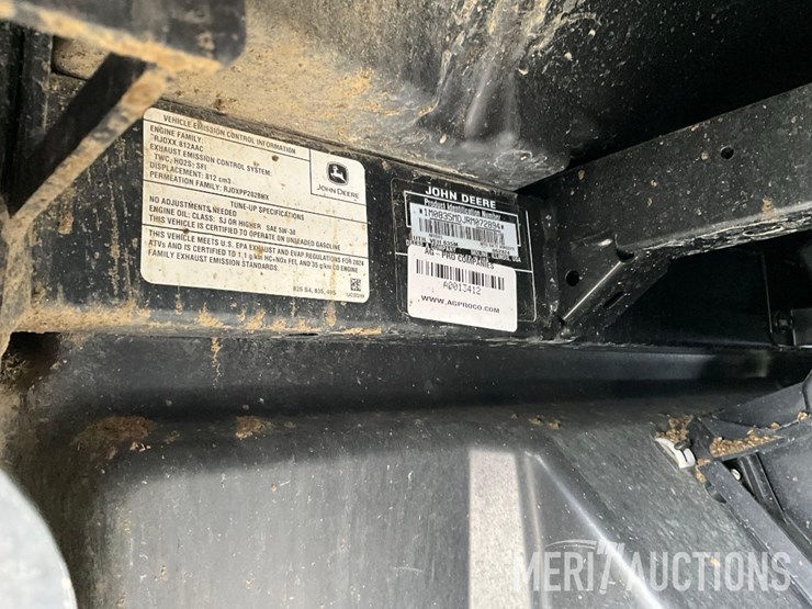 2024-john-deere-gator-image-34