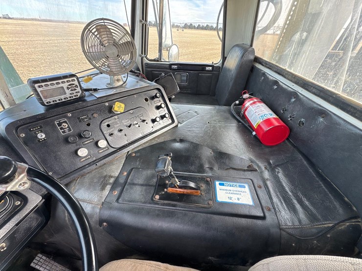 1986-white-140-image-90