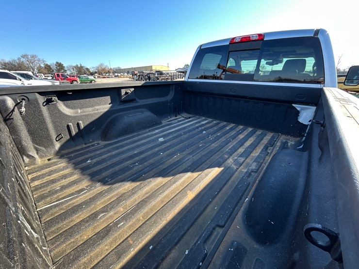 2015-gmc-2500-image-6