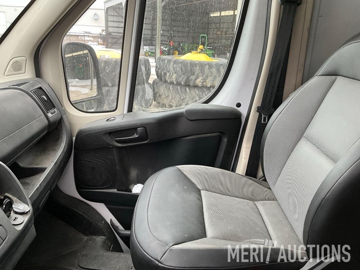 2017-ram-promaster-2500-image-34