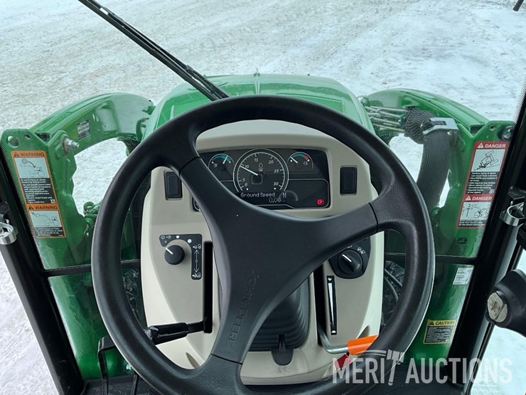 2021-john-deere-3046r-image-29