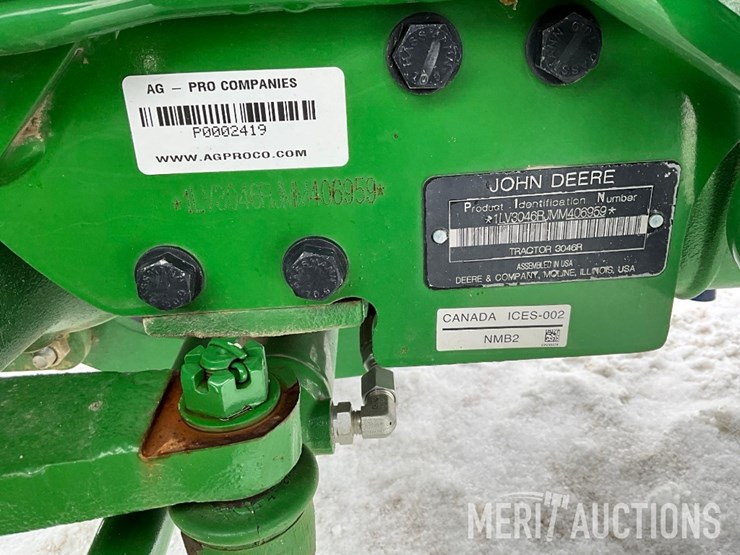2021-john-deere-3046r-image-31