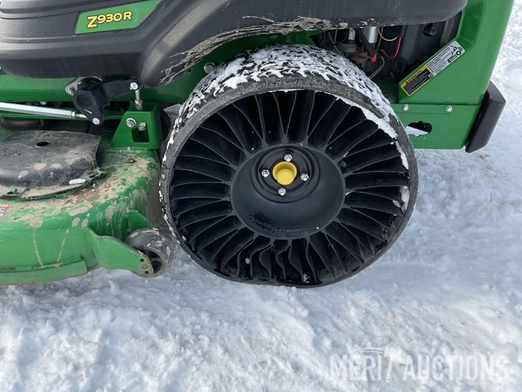 2022-john-deere-z930r-image-11