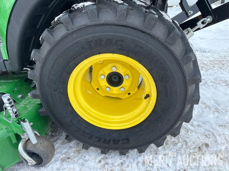 2021-john-deere-1023e-image-16