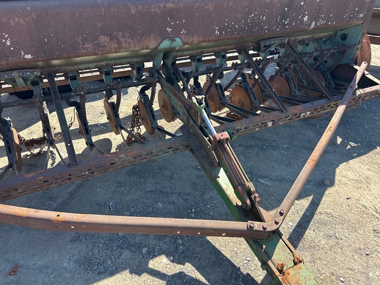 john-deere-8300-image-6