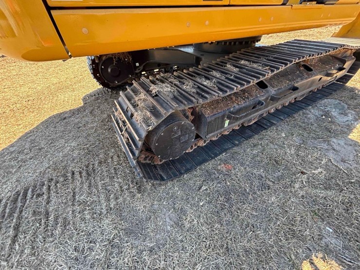 caterpillar-323-image-17