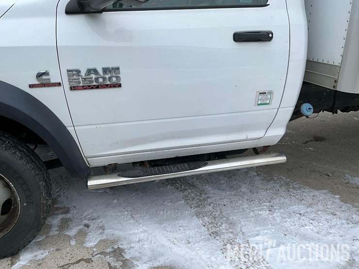 2016-dodge-5500-box-truck-image-12