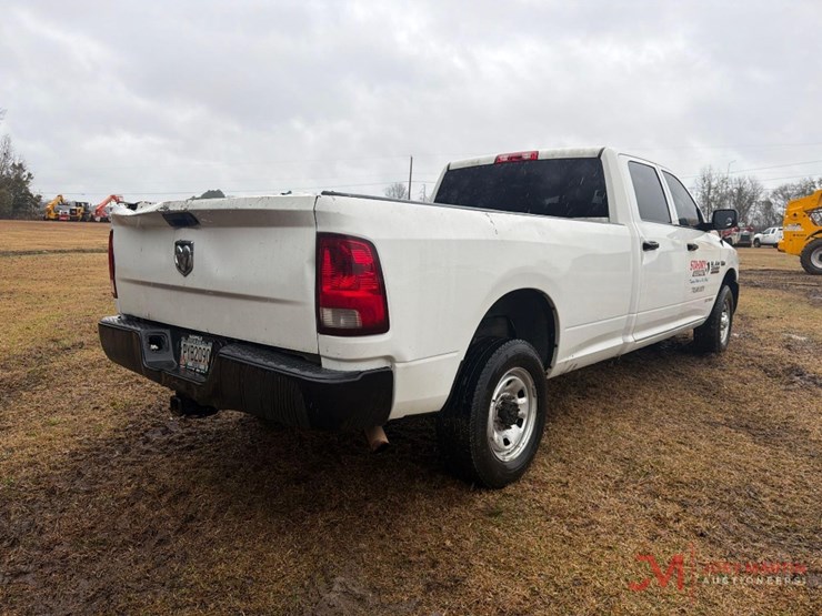 2015-dodge-2500-image-3