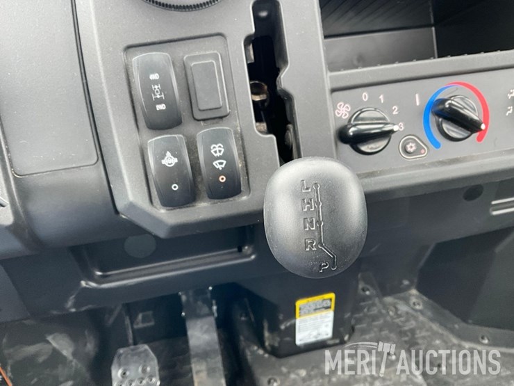 2024-john-deere-gator-image-30