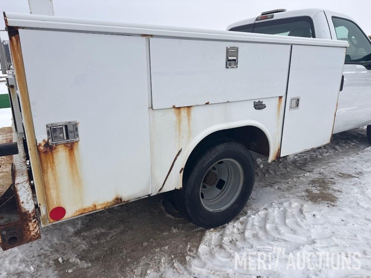 2011-ford-f350-image-19