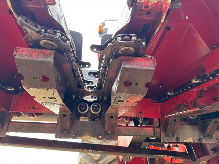 case-ih-1083-image-27